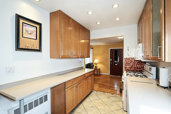 Massapequa, New York, 11758, United States, 3 Bedrooms Bedrooms, ,2 BathroomsBathrooms,Residential,For Sale,1974193