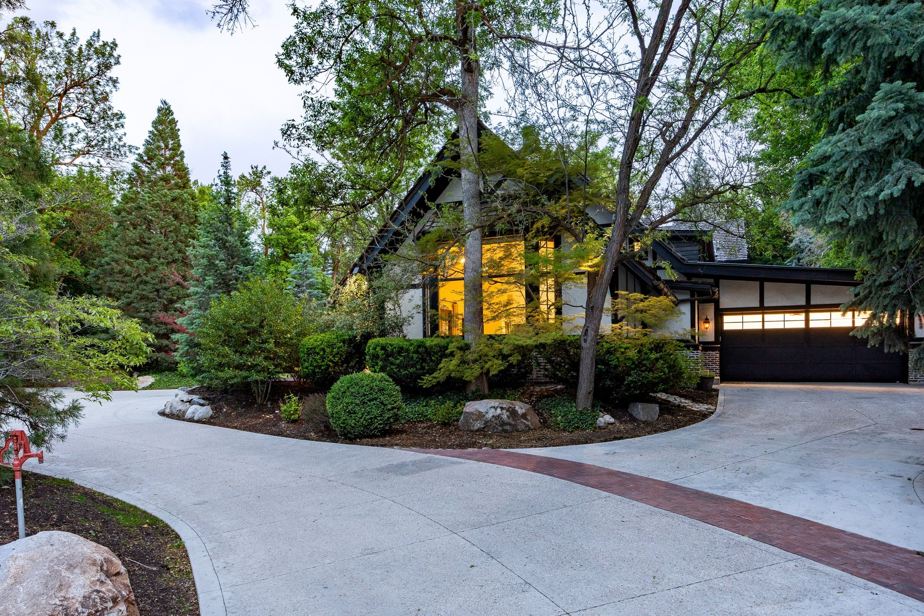  Stunning Tudor Estate in Premier Walker Lane Neighborhood - 物件實景