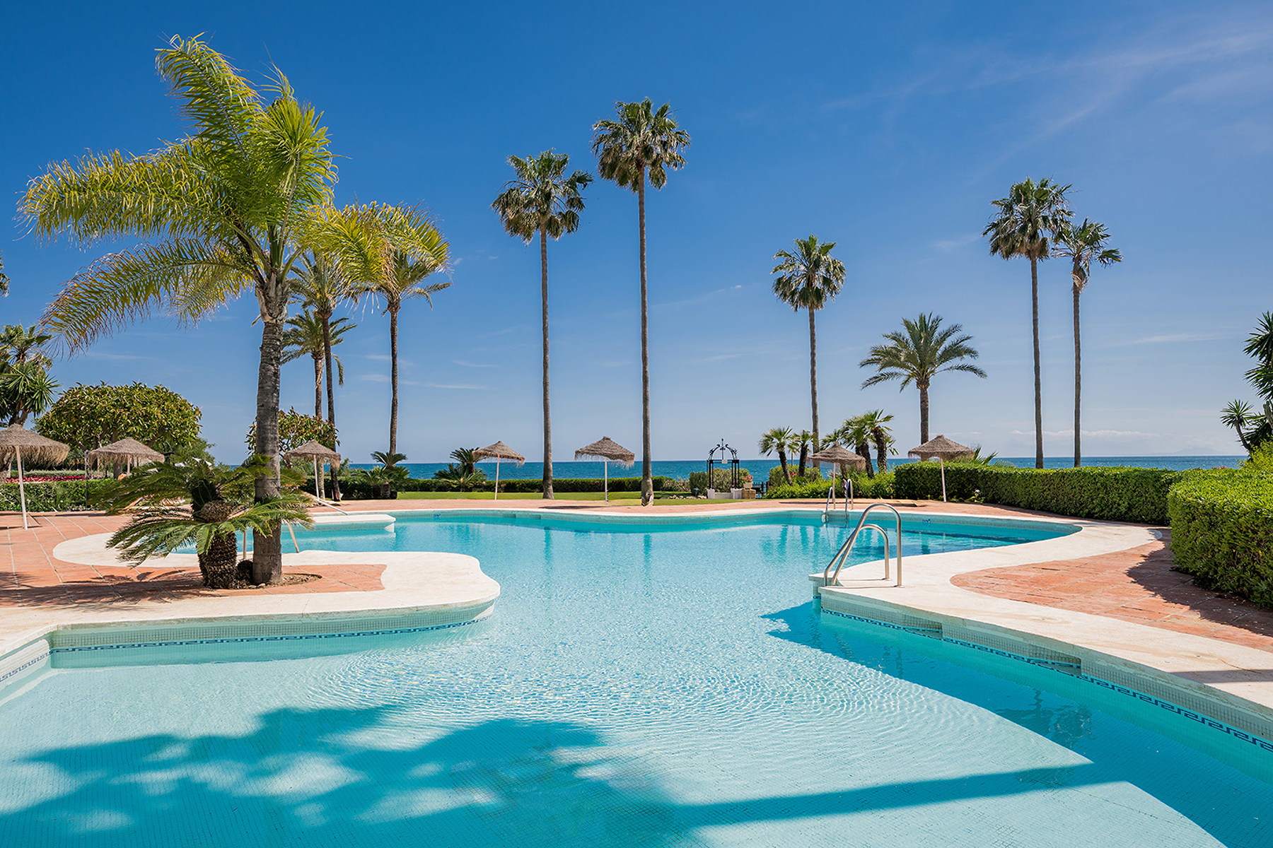  Beachfront residence within walking distance of Estepona - 物件實景