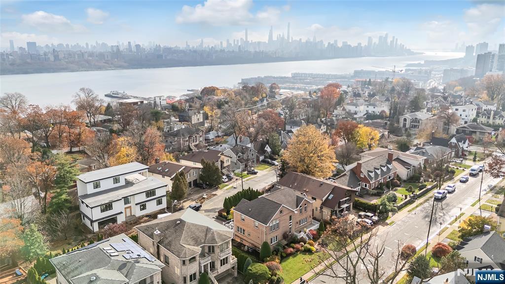 Cliffside Park, New Jersey, 07010, United States, 4 Bedrooms Bedrooms, ,5 BathroomsBathrooms,Residential,For Sale,1998497