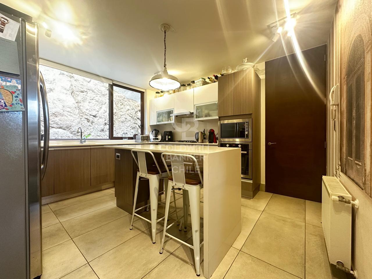 Lo Barnechea, Chile, 4 Bedrooms Bedrooms, ,4 BathroomsBathrooms,Residential,For Sale,1836906