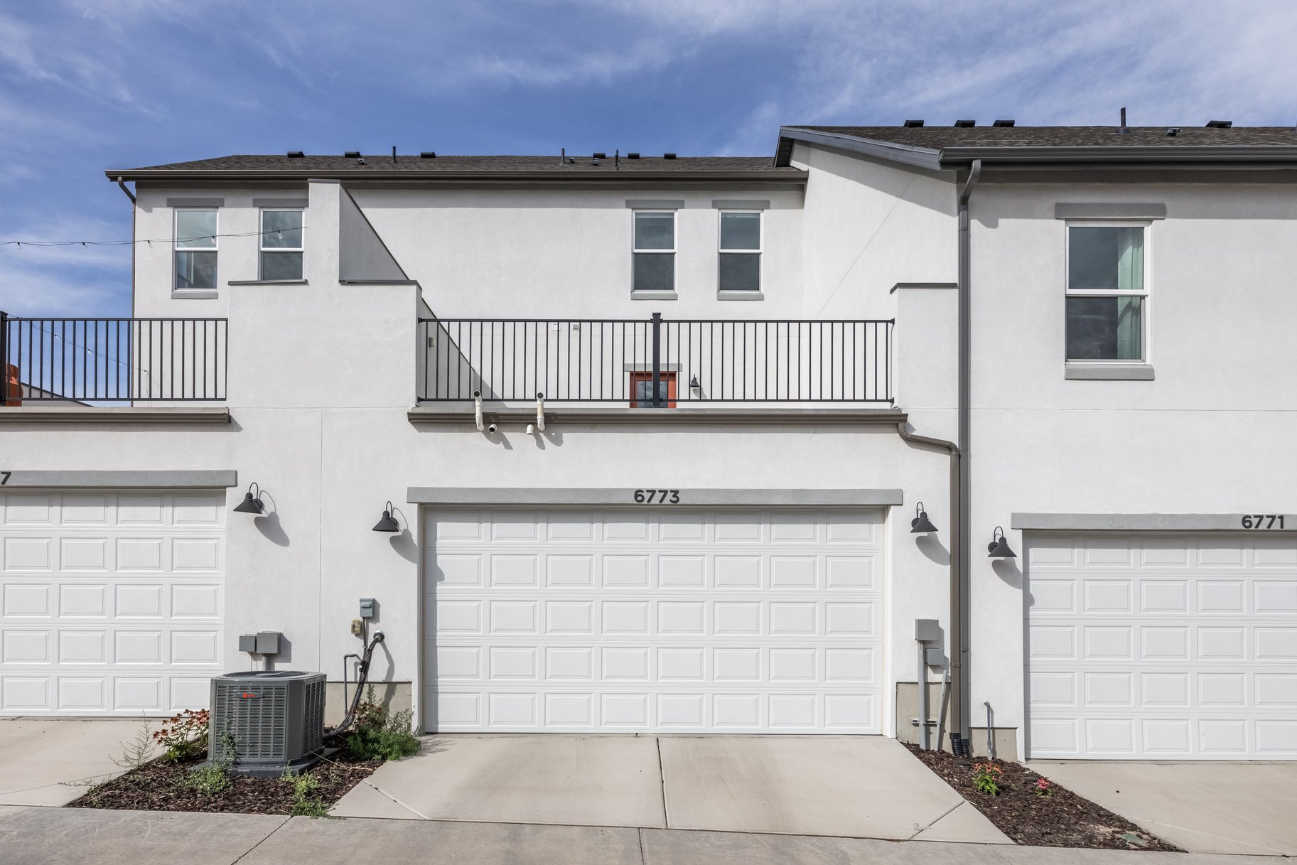 Tudor 3-Story Townhome in Upper Daybreak - 物件實景