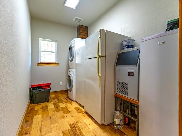 Possum Kingdom Lake, Texas, 76450, United States, 3 Bedrooms Bedrooms, ,4 BathroomsBathrooms,Residential,For Sale,2008180