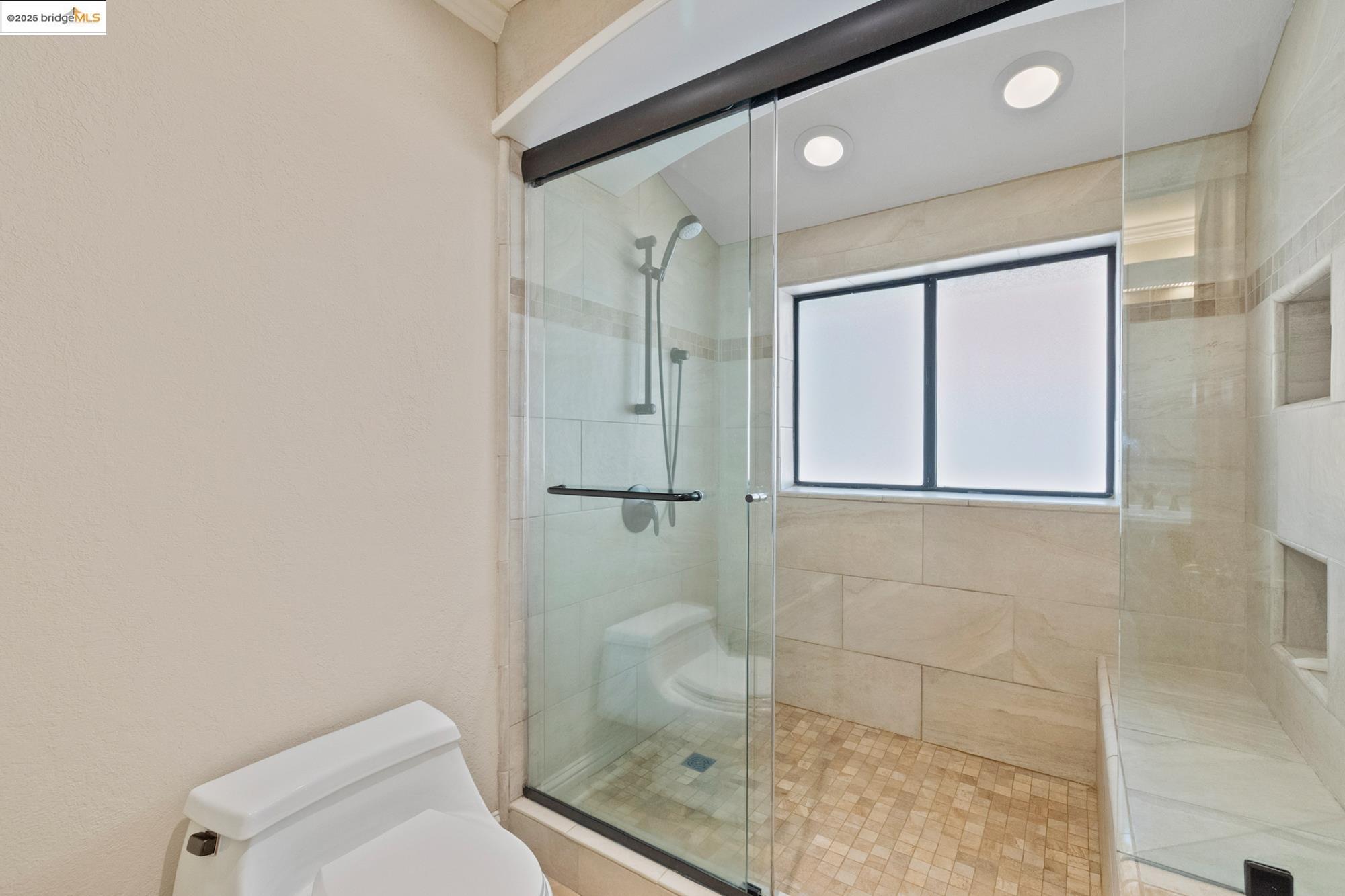 Sonora, California, 95370, United States, 4 Bedrooms Bedrooms, ,4 BathroomsBathrooms,Residential,For Sale,1987424