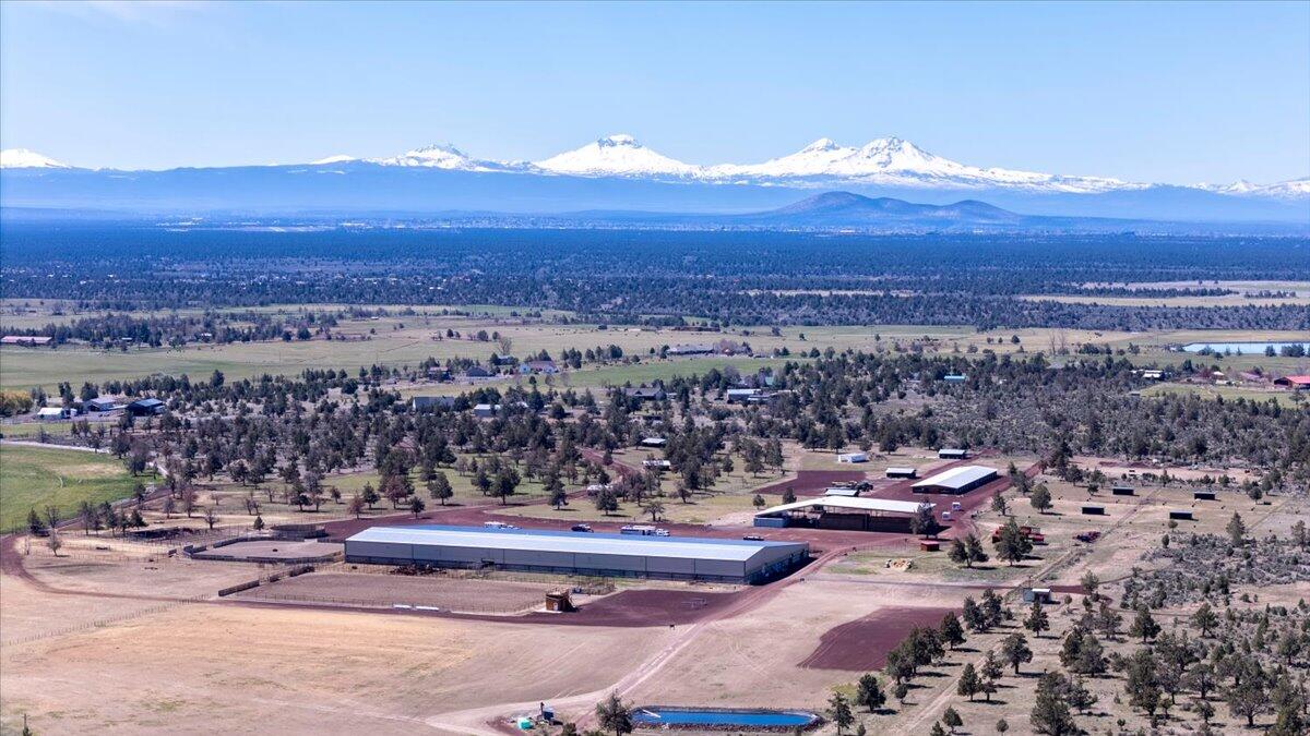 Powell Butte, Oregon, 97753, United States, 6 Bedrooms Bedrooms, ,5 BathroomsBathrooms,Residential,For Sale,2036948