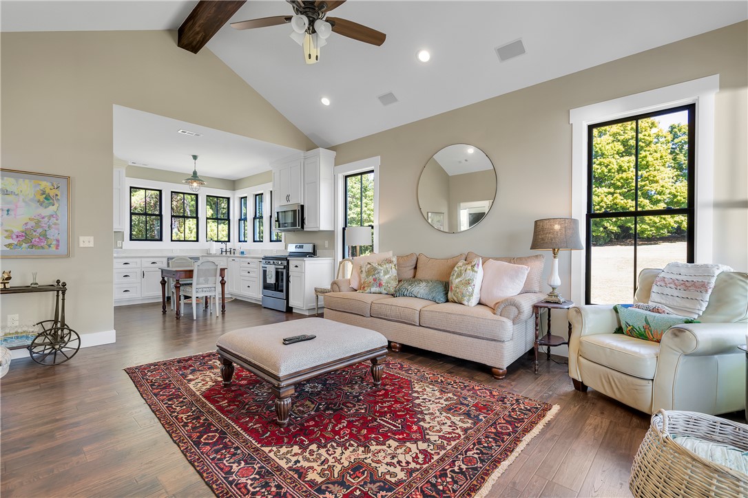 Townville, South Carolina, 29689, United States, 7 Bedrooms Bedrooms, ,7 BathroomsBathrooms,Residential,For Sale,1995643