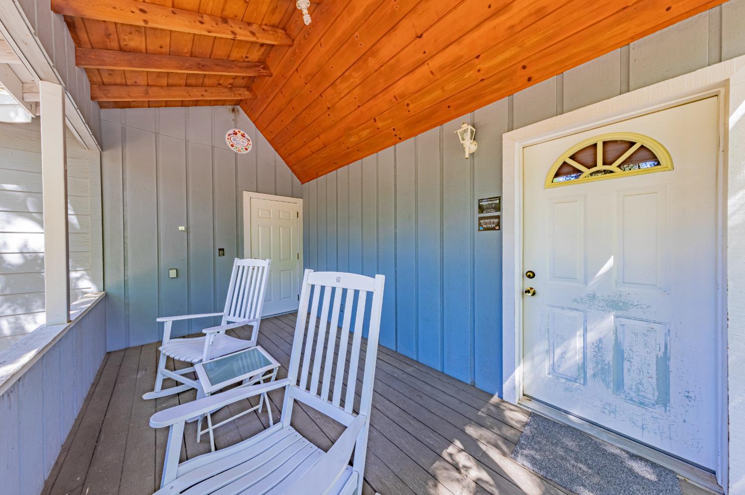 Yosemite, California, 95389, United States, 5 Bedrooms Bedrooms, ,4 BathroomsBathrooms,Residential,For Sale,1975650