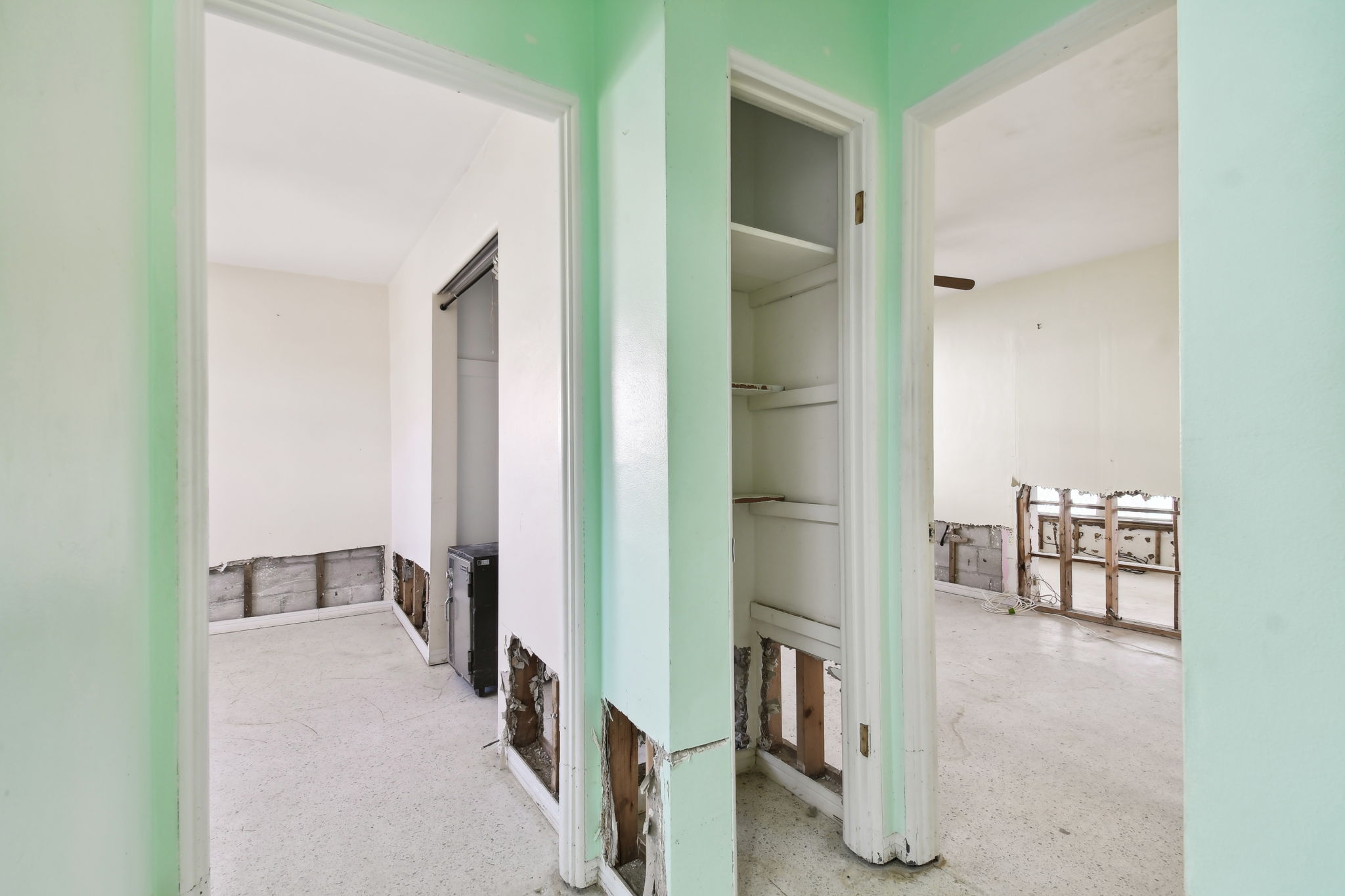 Madeira Beach, Florida, 33708, United States, 3 Bedrooms Bedrooms, ,2 BathroomsBathrooms,Residential,For Sale,1943278