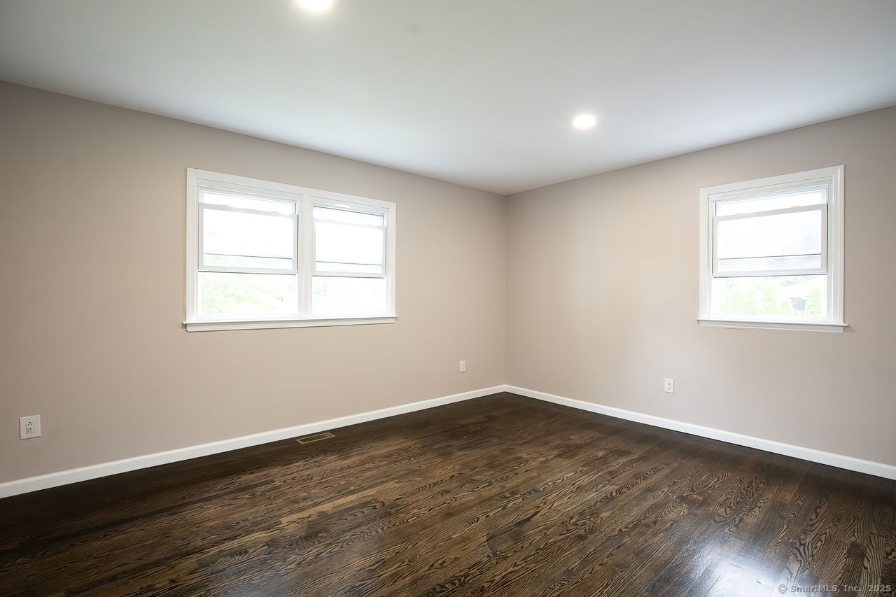 Monroe, Connecticut, 06468, United States, 5 Bedrooms Bedrooms, ,3 BathroomsBathrooms,Residential,For Sale,1907452