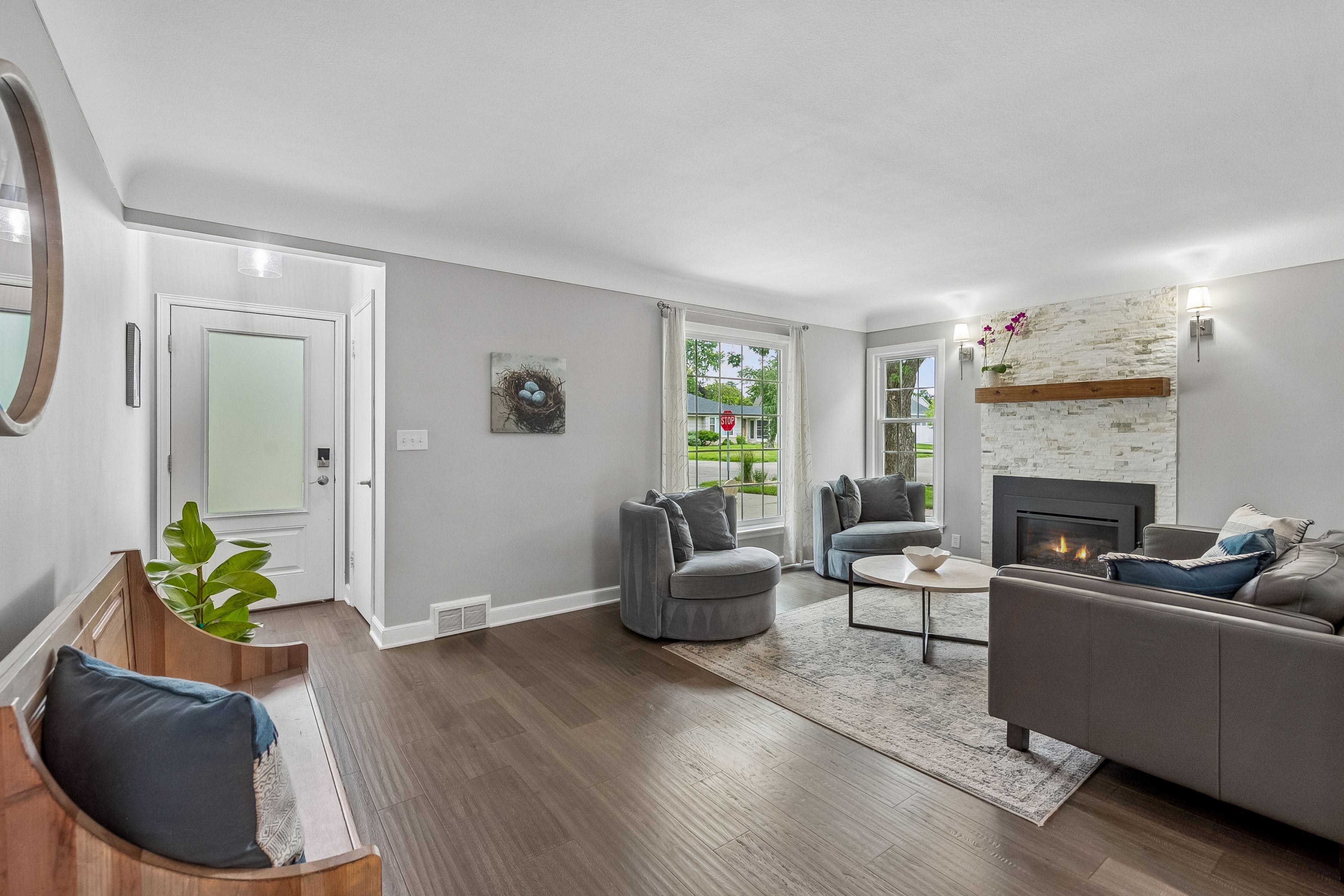  Beautifully Renovated in Coveted Chowen Park - 物件實景