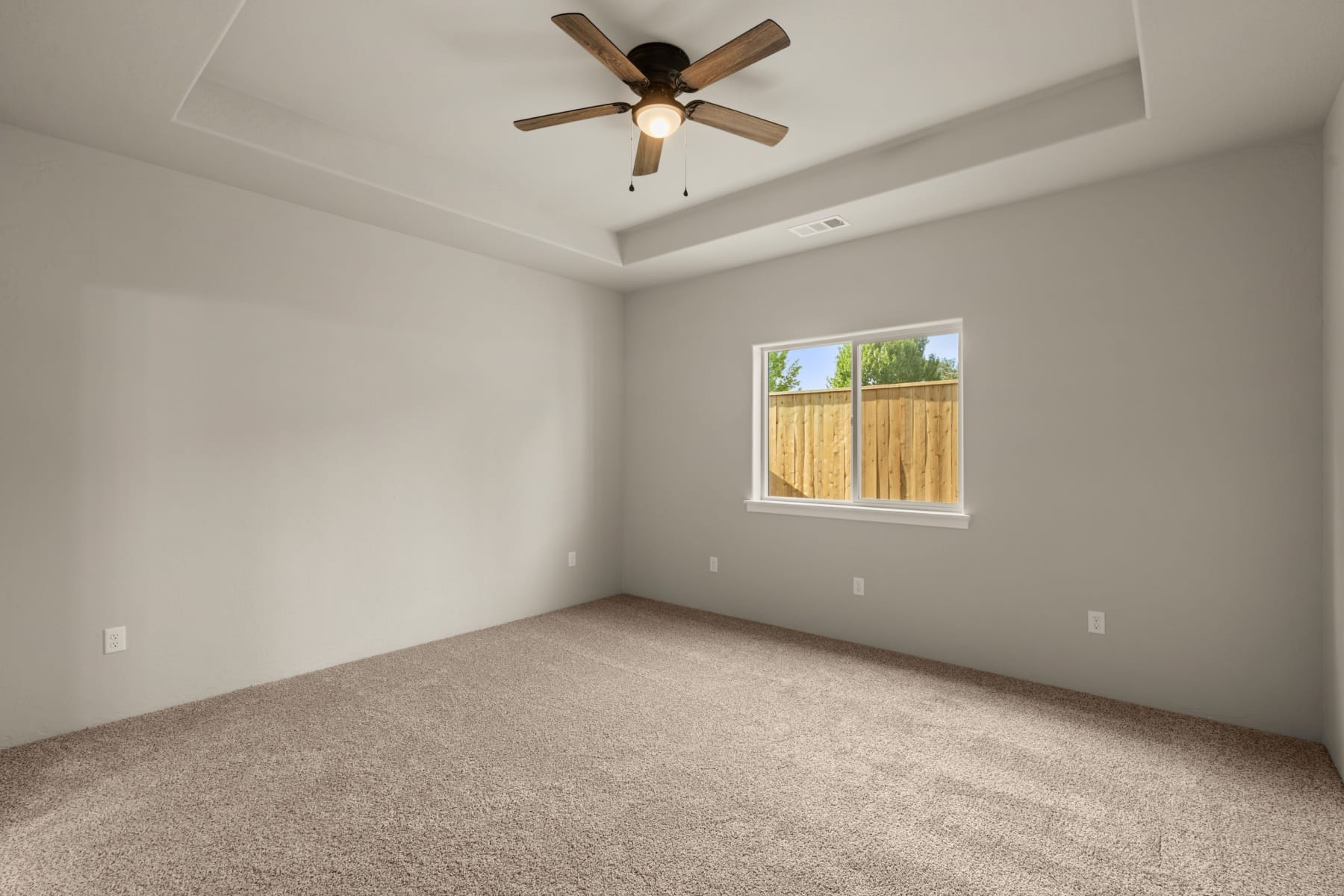  2217 Piazza Drive Medford, OR 97501 - 物件實景