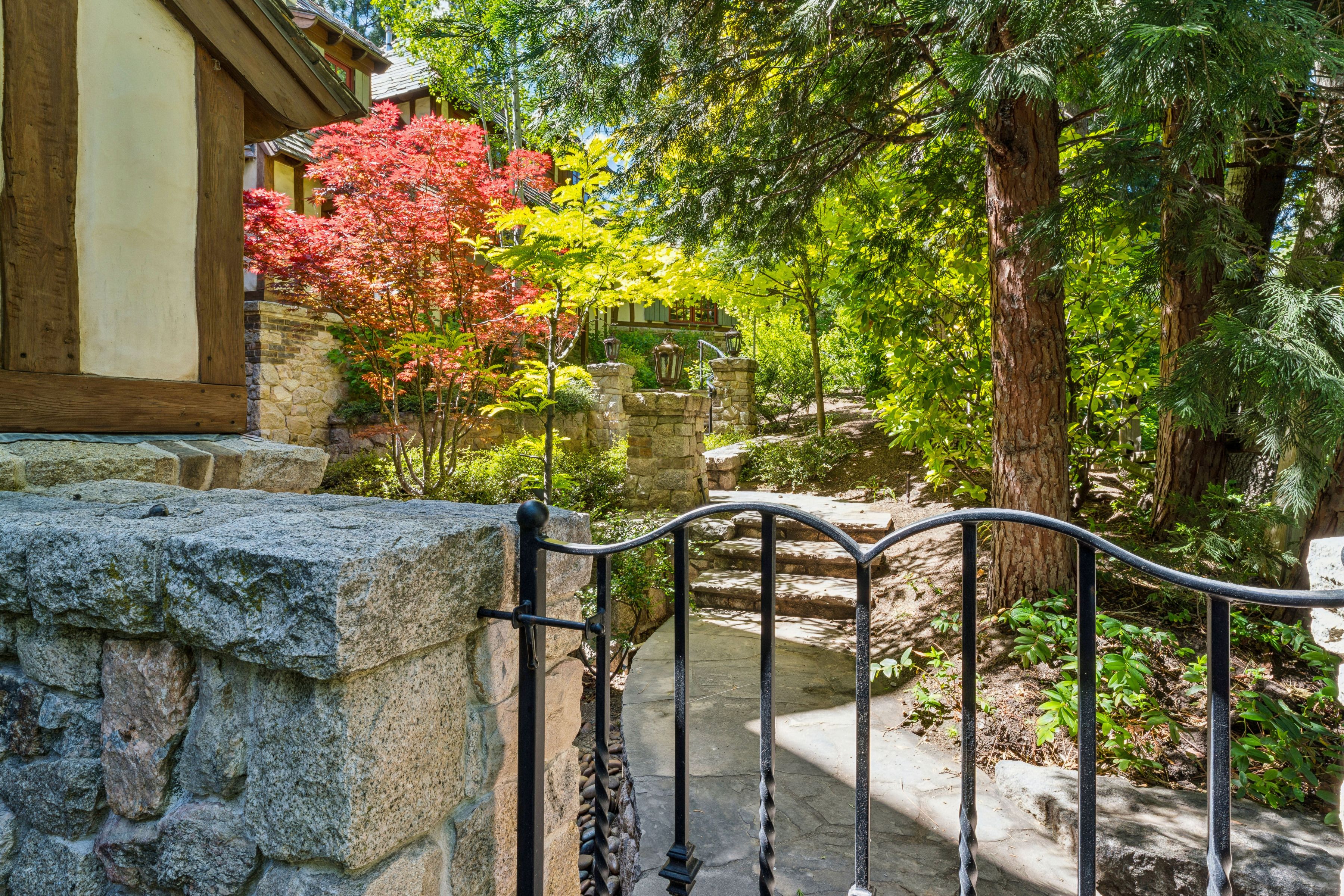  27956 High Knoll Road, Lake Arrowhead, CA 92352 - 物件實景