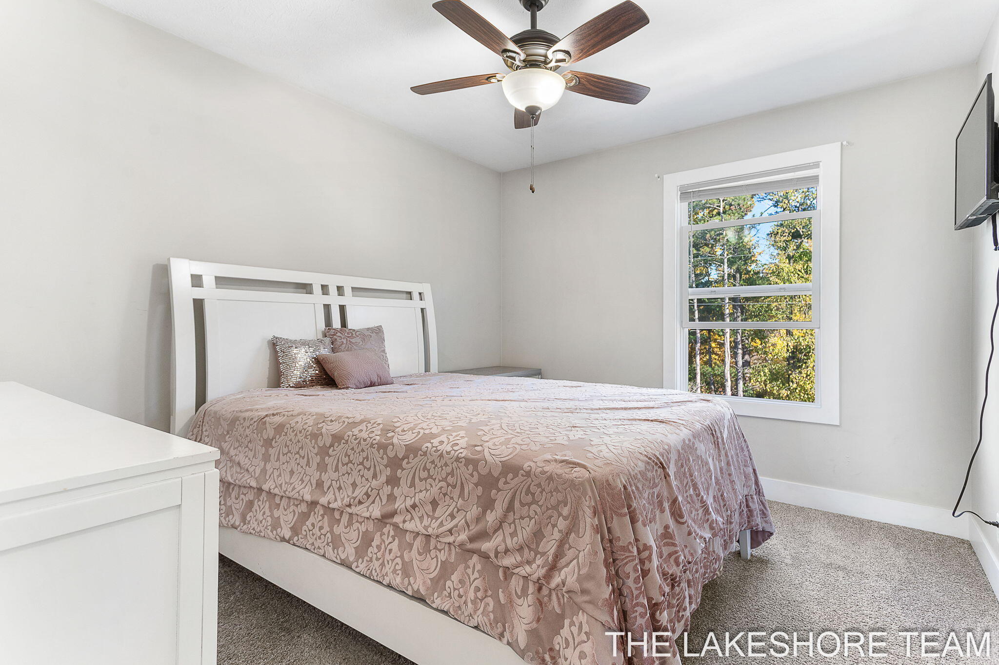 Holland, Michigan, 49424, United States, 5 Bedrooms Bedrooms, ,4 BathroomsBathrooms,Residential,For Sale,1973082