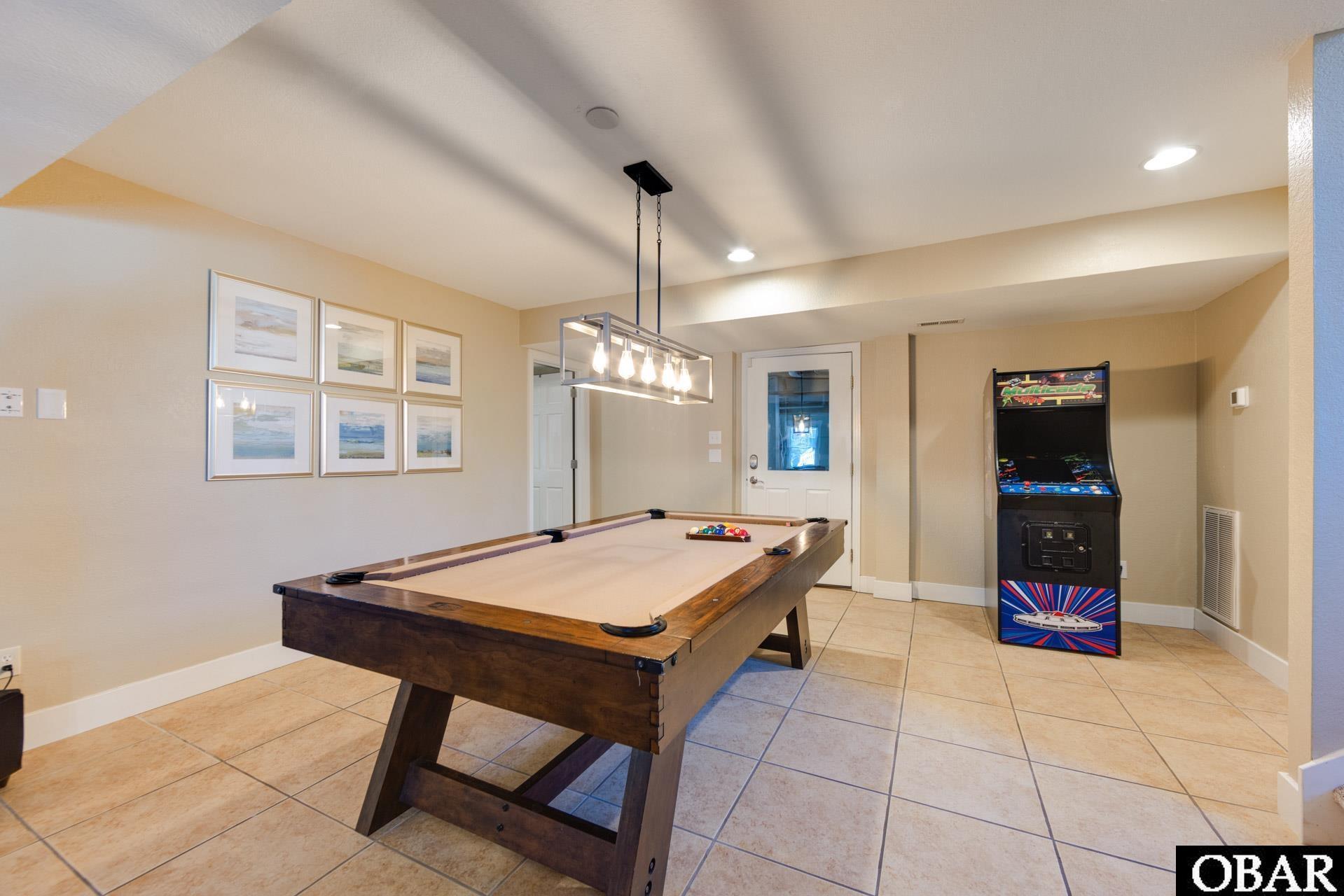 Duck, North Carolina, 27949, United States, 6 Bedrooms Bedrooms, ,7 BathroomsBathrooms,Residential,For Sale,1994366