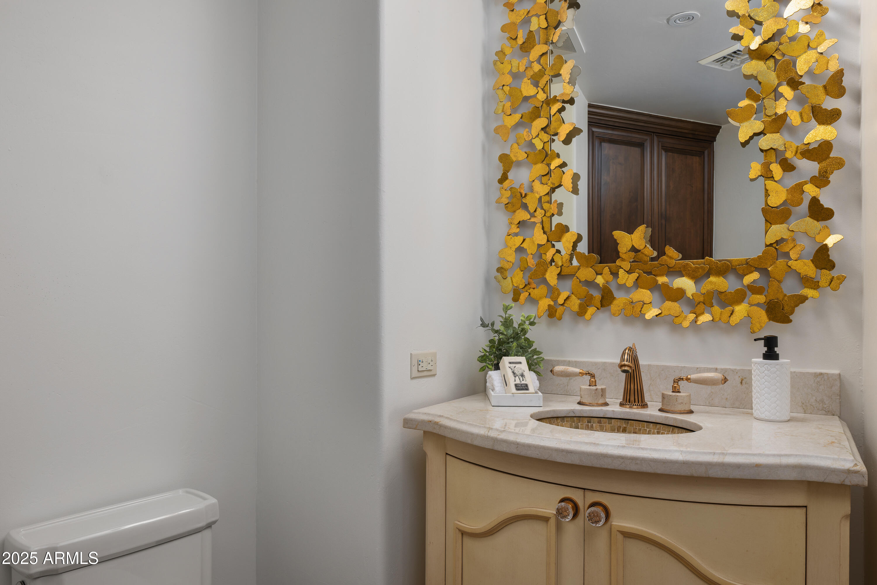 Phoenix, Arizona, 85016, United States, 2 Bedrooms Bedrooms, ,3 BathroomsBathrooms,Residential,For Sale,2001988