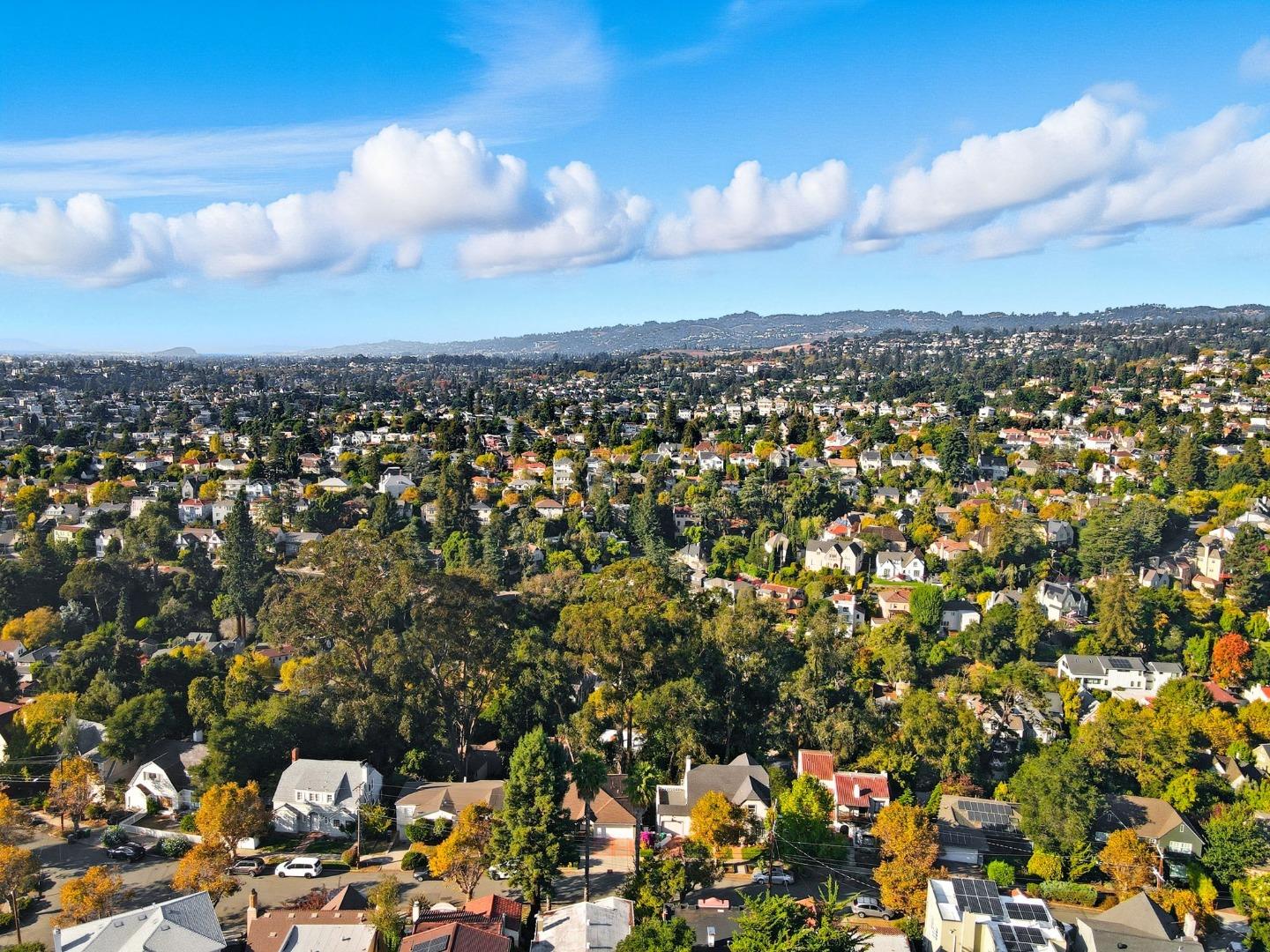 Oakland, California, 94610, United States, 4 Bedrooms Bedrooms, ,4 BathroomsBathrooms,Residential,For Sale,1987505