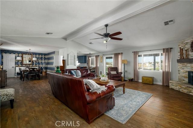 Canyon Lake, California, 92587, United States, 3 Bedrooms Bedrooms, ,2 BathroomsBathrooms,Residential,For Sale,1920001