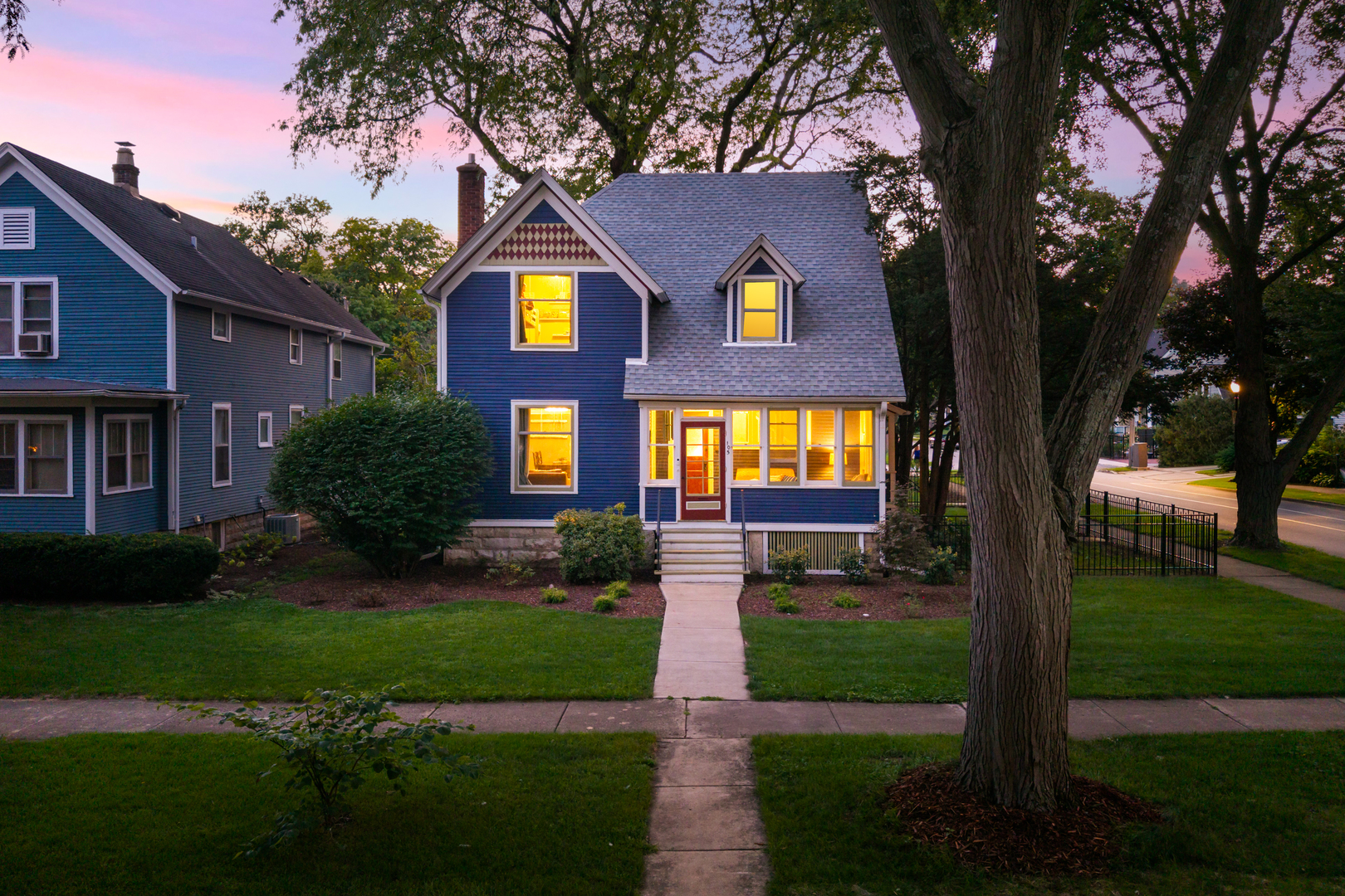 Naperville, Illinois, 60540, United States, 4 Bedrooms Bedrooms, ,3 BathroomsBathrooms,Residential,For Sale,1989489