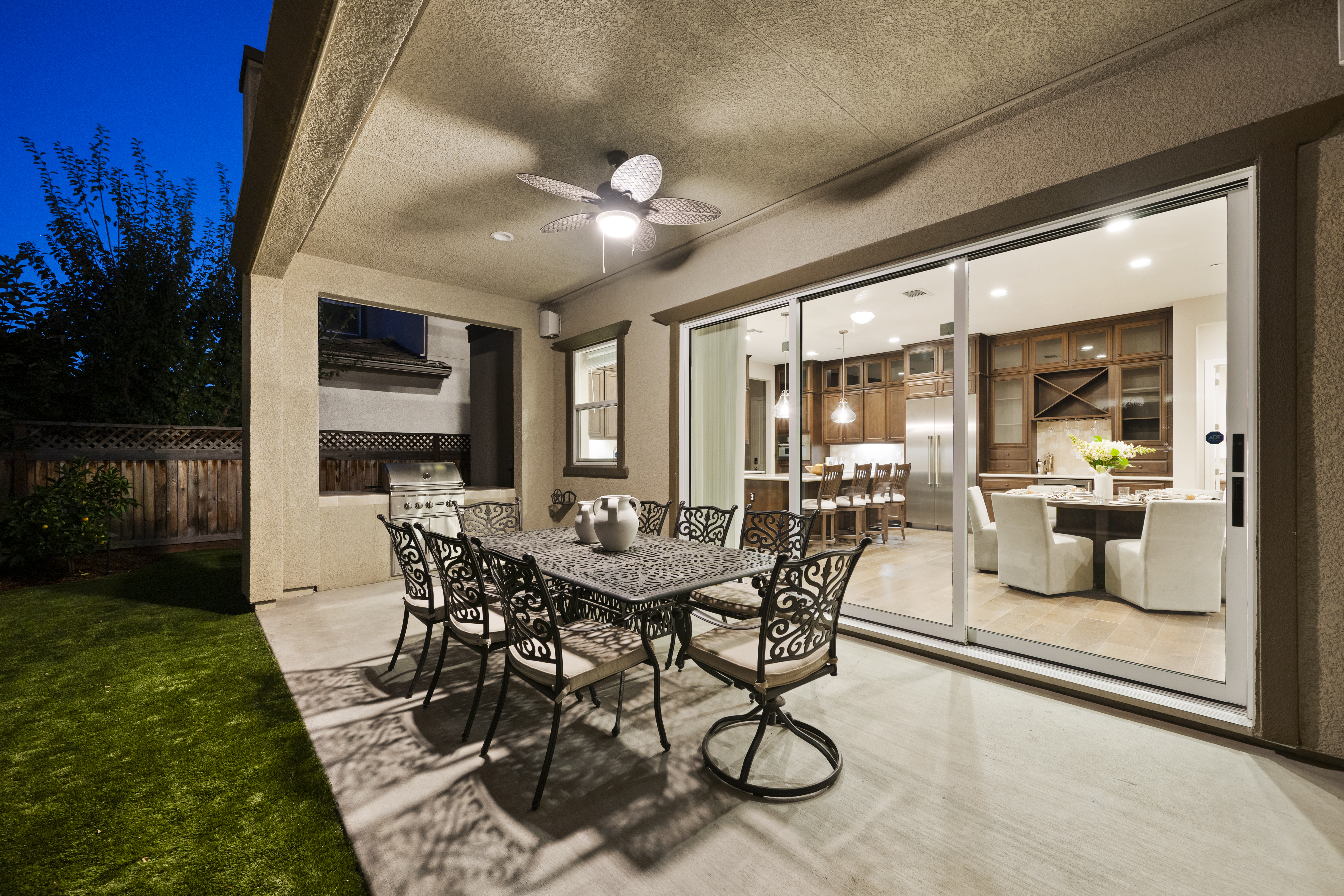  Elevated Modern Living in Sanctuary Village - 物件實景