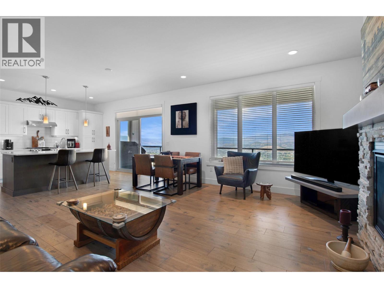 KELOWNA, British Columbia, V1P 1T8, CA, 3 Bedrooms Bedrooms, ,3 BathroomsBathrooms,Residential,For Sale,1947408