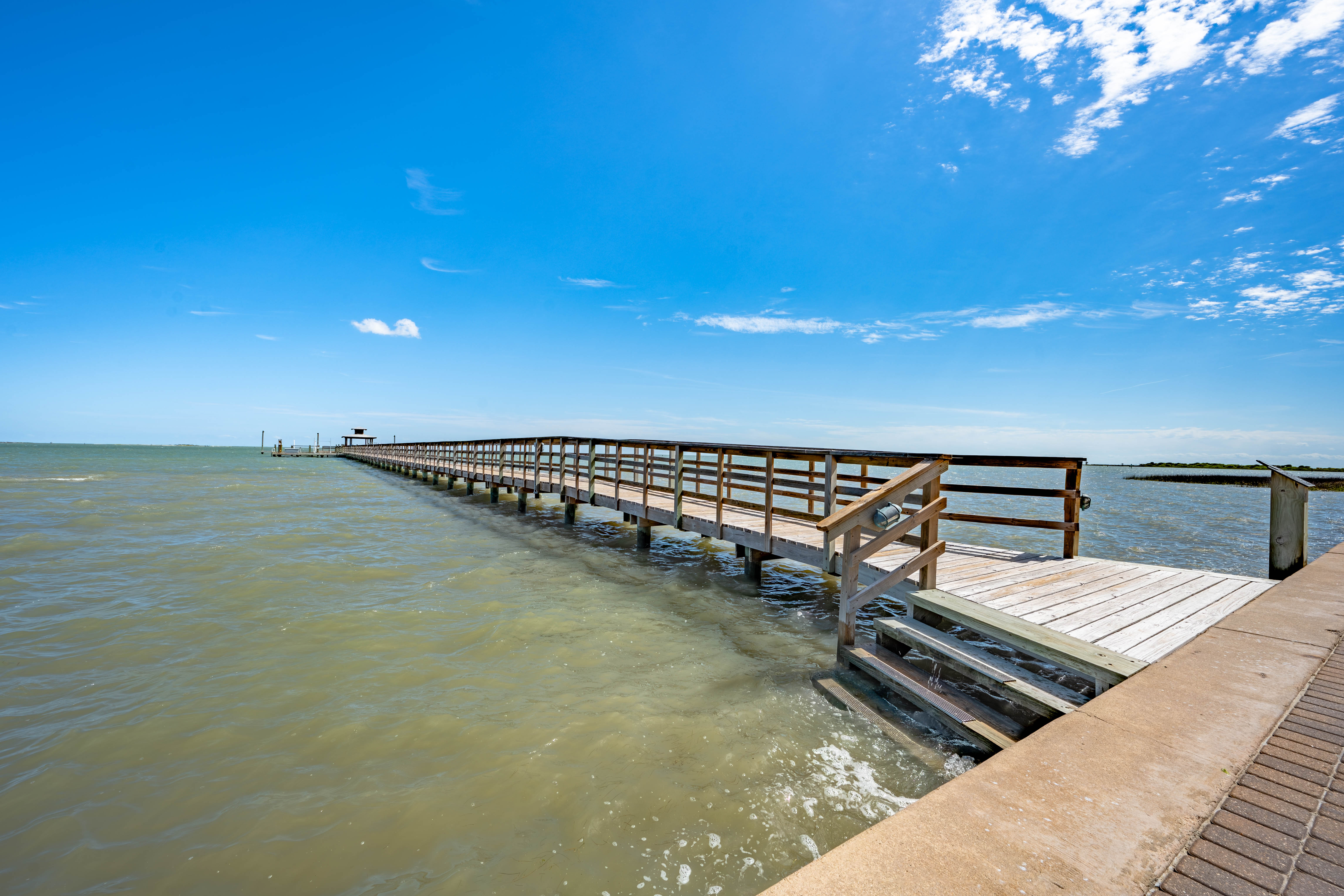  Relaxing 4BR Waterfront Condo - 物件實景