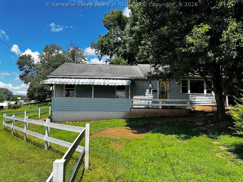 Walker St, Nitro, WV 25143