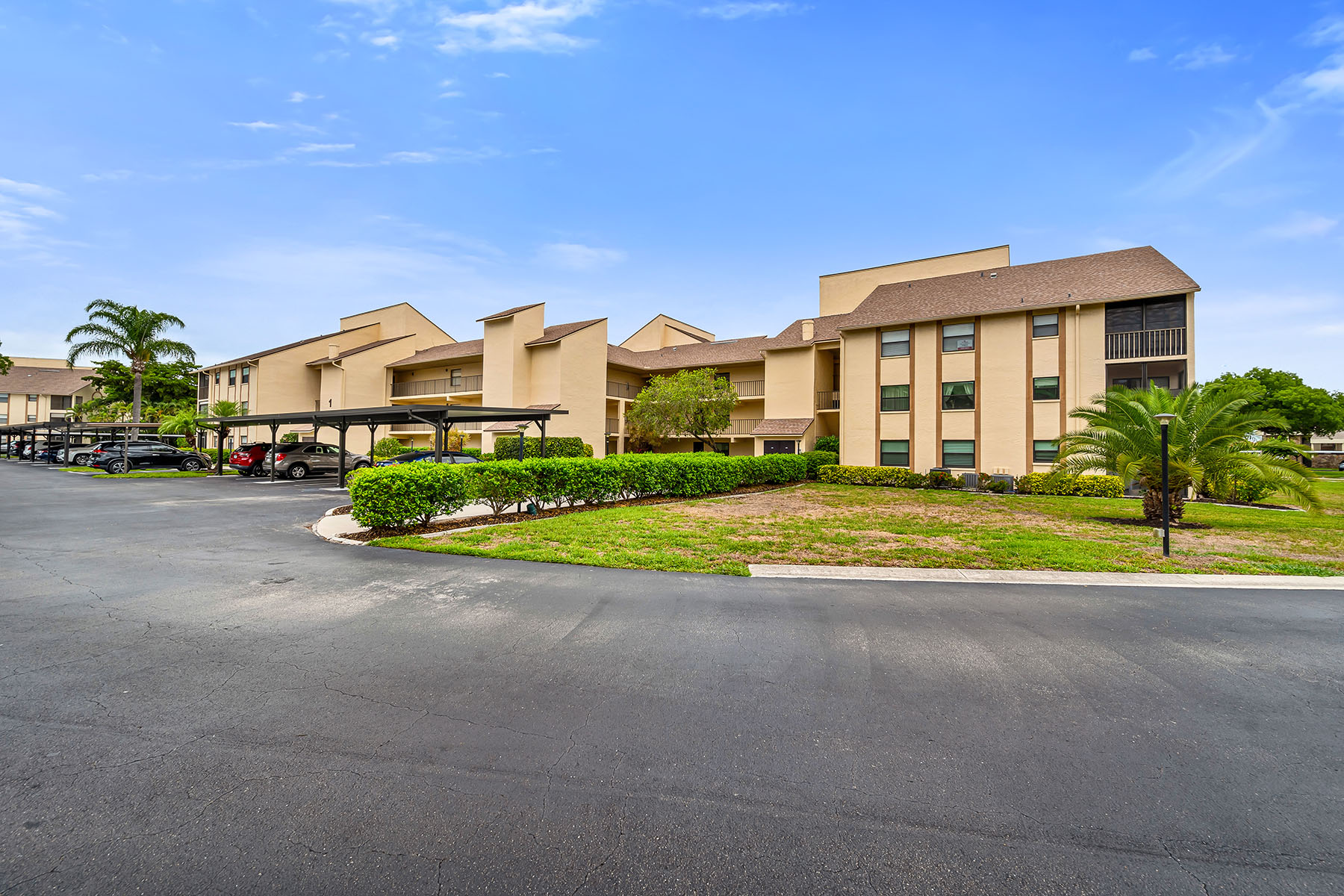  CROSS CREEK - TERRACE CONDO VILLAGE - 物件實景