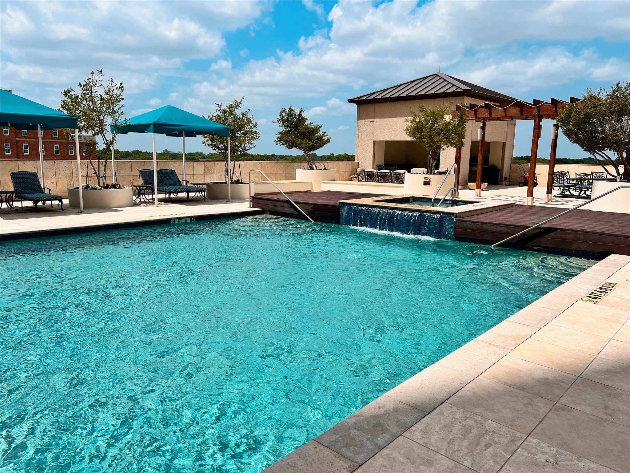 Dallas, Texas, 75225, United States, 2 Bedrooms Bedrooms, ,2 BathroomsBathrooms,Residential,For Sale,1980398