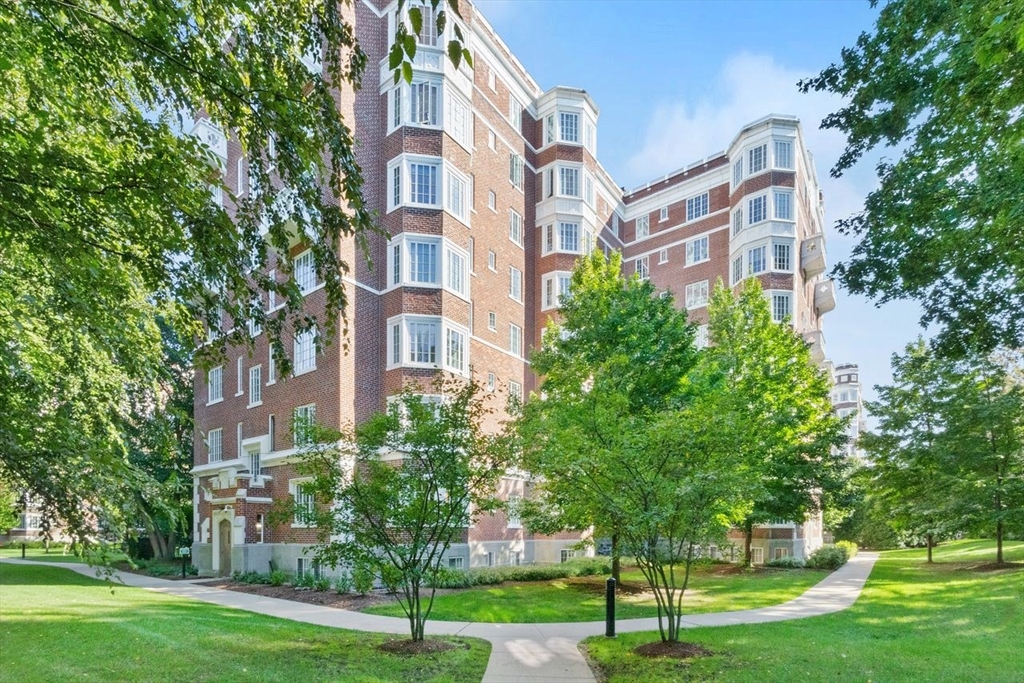 Brookline, Massachusetts, 02446, United States, 3 Bedrooms Bedrooms, ,3 BathroomsBathrooms,Residential,For Sale,1991911