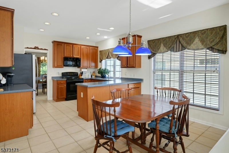 Franklin Twp., New Jersey, 08873, United States, 2 Bedrooms Bedrooms, ,2 BathroomsBathrooms,Residential,For Sale,1947950