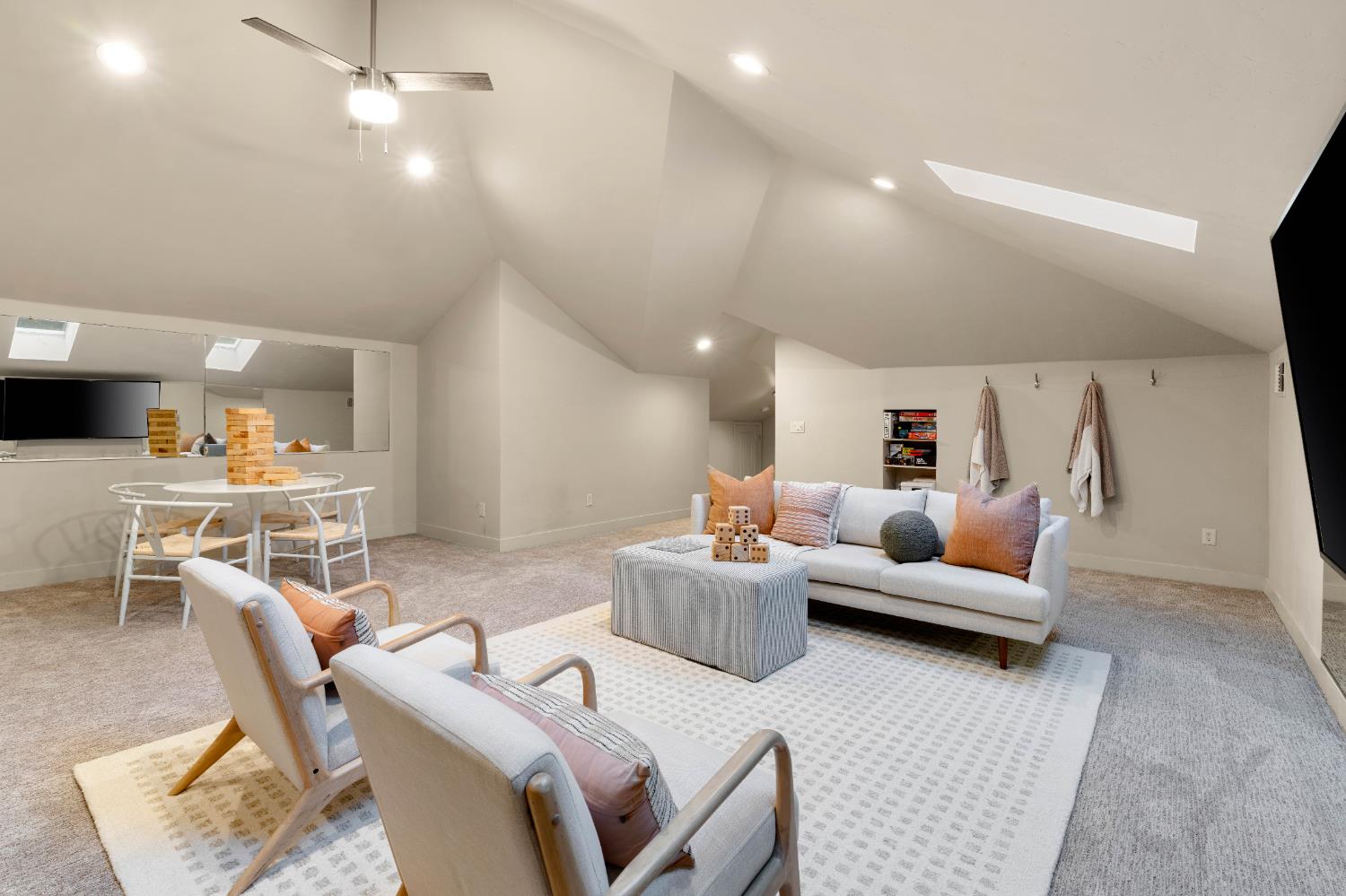 Loomis, California, 95650, United States, 5 Bedrooms Bedrooms, ,6 BathroomsBathrooms,Residential,For Sale,2003238