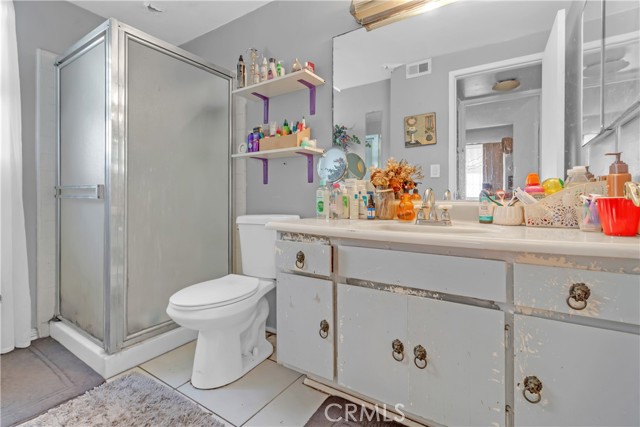 South Gate, California, 90280, United States, 4 Bedrooms Bedrooms, ,3 BathroomsBathrooms,Residential,For Sale,1937337