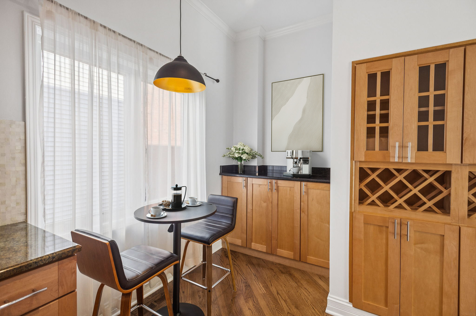 Evanston, Illinois, 60202, United States, 3 Bedrooms Bedrooms, ,3 BathroomsBathrooms,Residential,For Sale,1947564