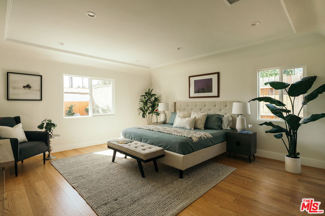 Los Angeles, California, 90019, United States, 4 Bedrooms Bedrooms, ,4 BathroomsBathrooms,Residential,For Sale,1889946