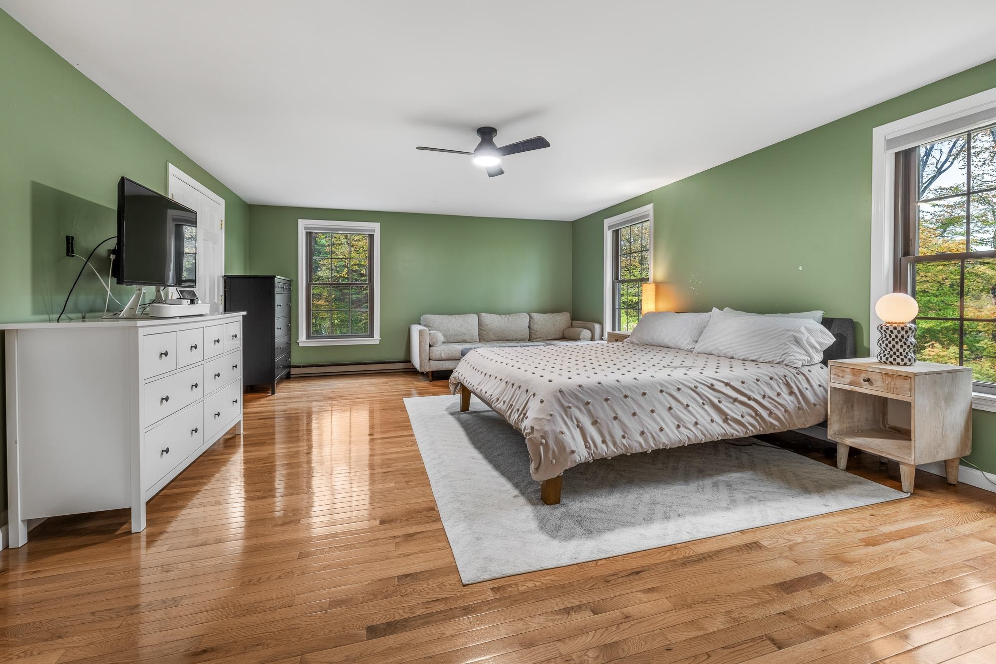 Norwich, Vermont, 05055, United States, 3 Bedrooms Bedrooms, ,2 BathroomsBathrooms,Residential,For Sale,1993017