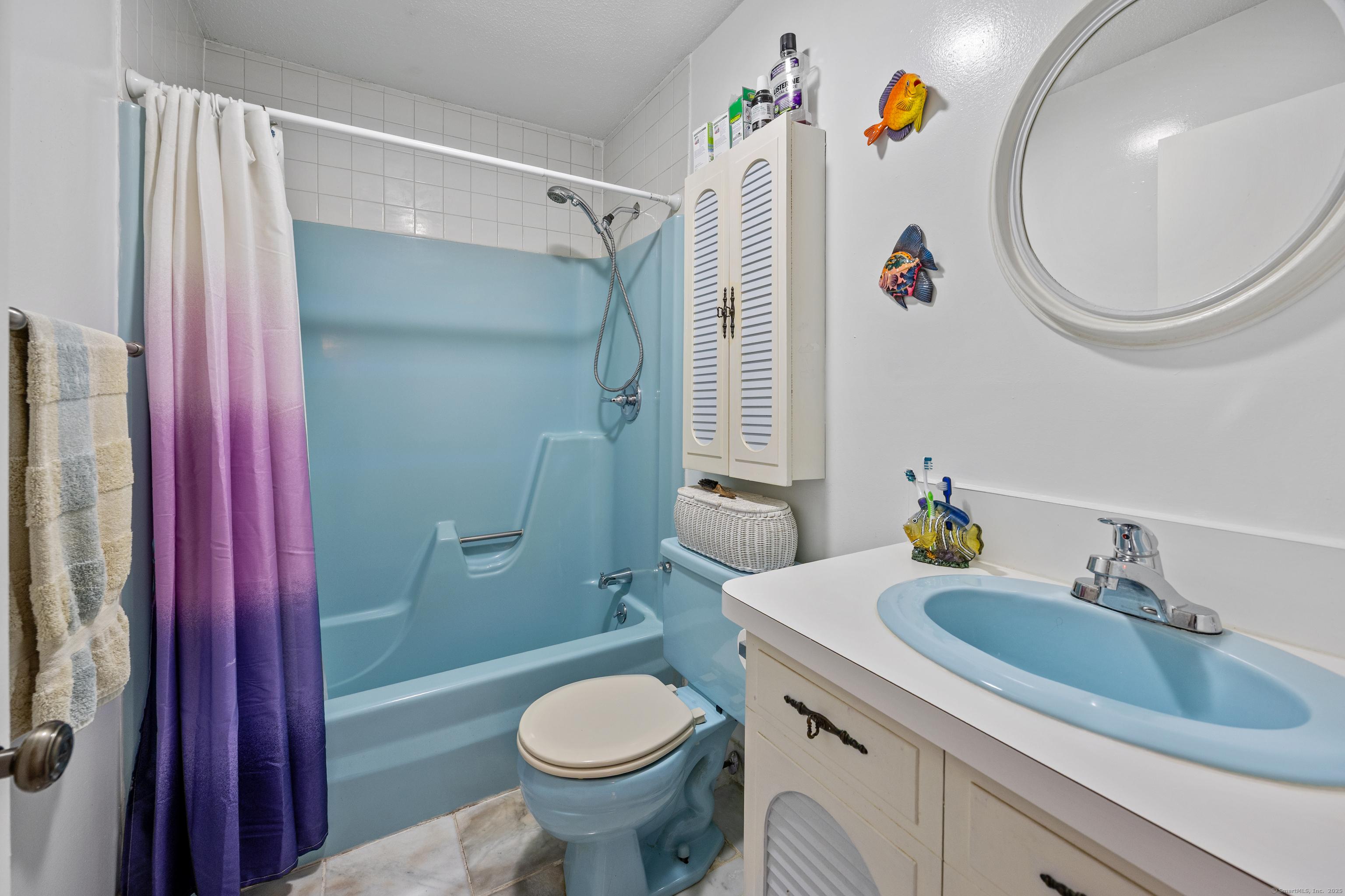 Avon, Connecticut, 06001, United States, 5 Bedrooms Bedrooms, ,3 BathroomsBathrooms,Residential,For Sale,1920498