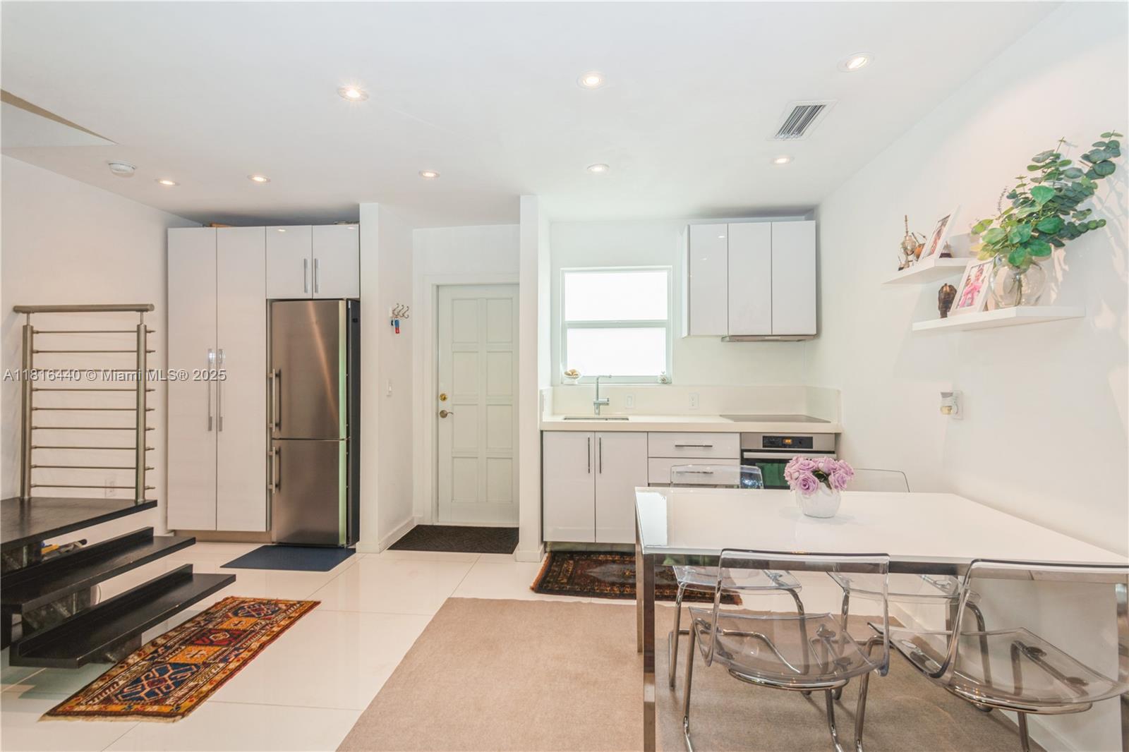 Key Biscayne, Florida, 33149, United States, 1 Bedroom Bedrooms, ,2 BathroomsBathrooms,Residential,For Sale,1849990