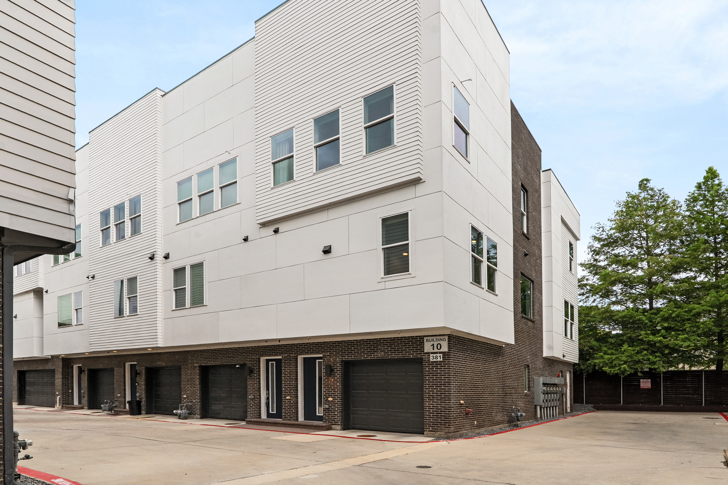  381 E. Greenbriar Lane #1001 - 物件實景