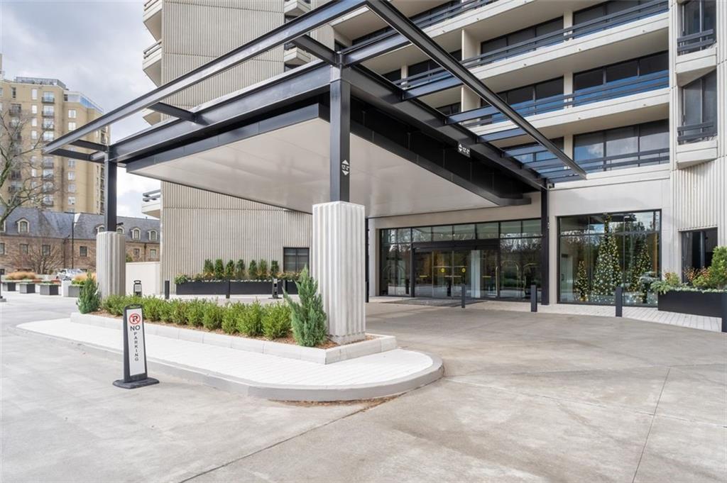 Atlanta, Georgia, 30305, United States, 2 Bedrooms Bedrooms, ,2 BathroomsBathrooms,Residential,For Sale,2002175