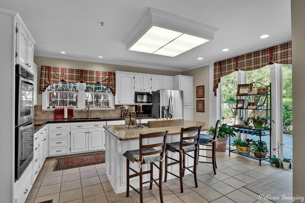 Shreveport, Louisiana, 71106, United States, 5 Bedrooms Bedrooms, ,4 BathroomsBathrooms,Residential,For Sale,1779420