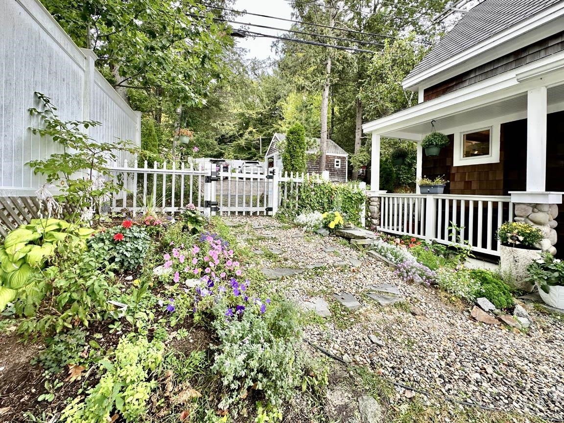 Bristol, New Hampshire, 03222, United States, 2 Bedrooms Bedrooms, ,Residential,For Sale,1933132