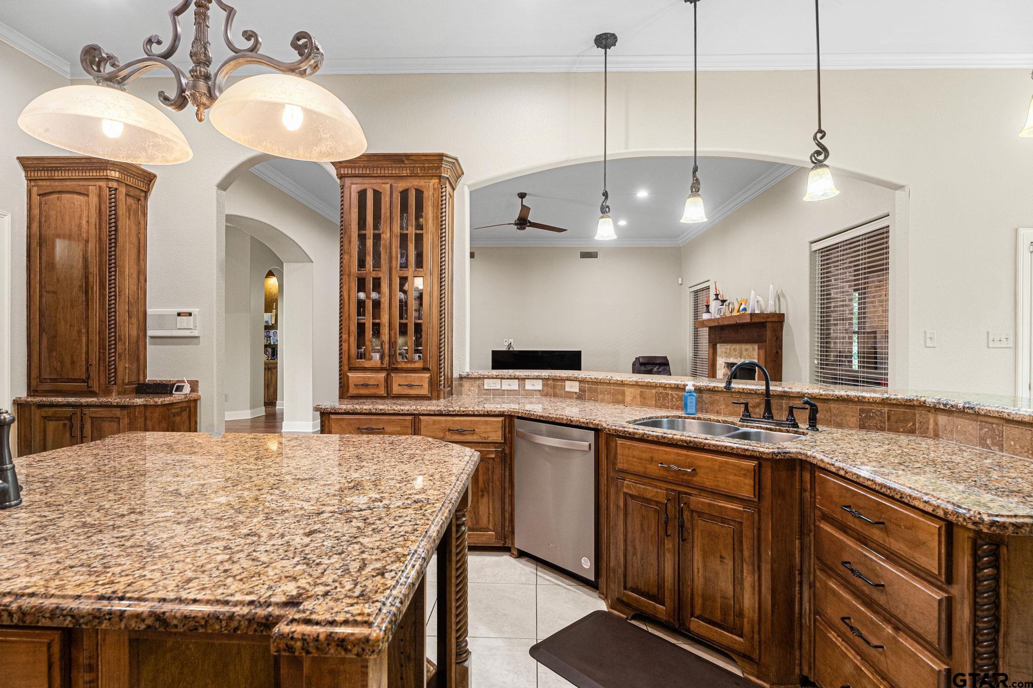 Tyler, Texas, 75703, United States, 4 Bedrooms Bedrooms, ,6 BathroomsBathrooms,Residential,For Sale,1818299