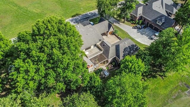 Tahlequah, Oklahoma, 74464, United States, 5 Bedrooms Bedrooms, ,5 BathroomsBathrooms,Residential,For Sale,1810638