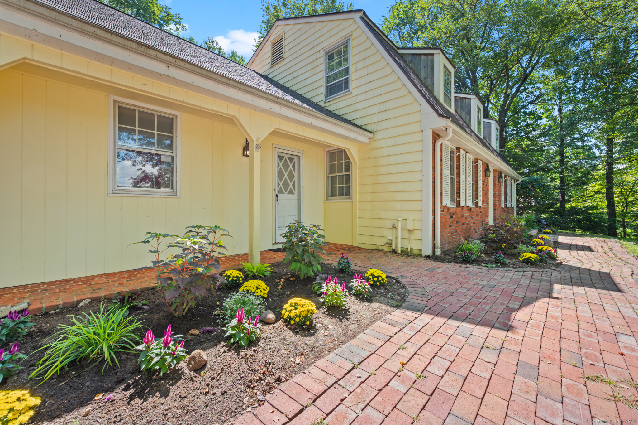 Avon, Connecticut, 06001, United States, 5 Bedrooms Bedrooms, ,5 BathroomsBathrooms,Residential,For Sale,1942317