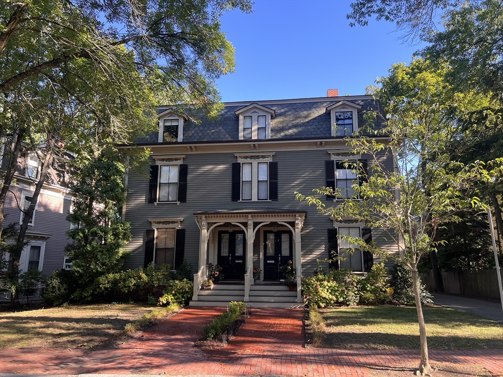 Cambridge, Massachusetts, 02140, United States, 4 Bedrooms Bedrooms, ,4 BathroomsBathrooms,Residential,For Sale,1947050