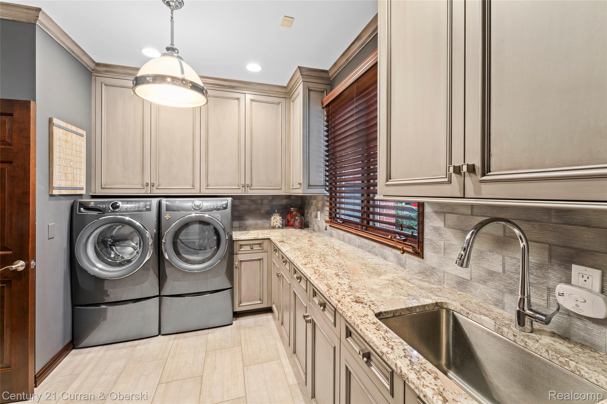 Commerce Charter Township, Michigan, 48382, United States, 4 Bedrooms Bedrooms, ,5 BathroomsBathrooms,Residential,For Sale,1974674