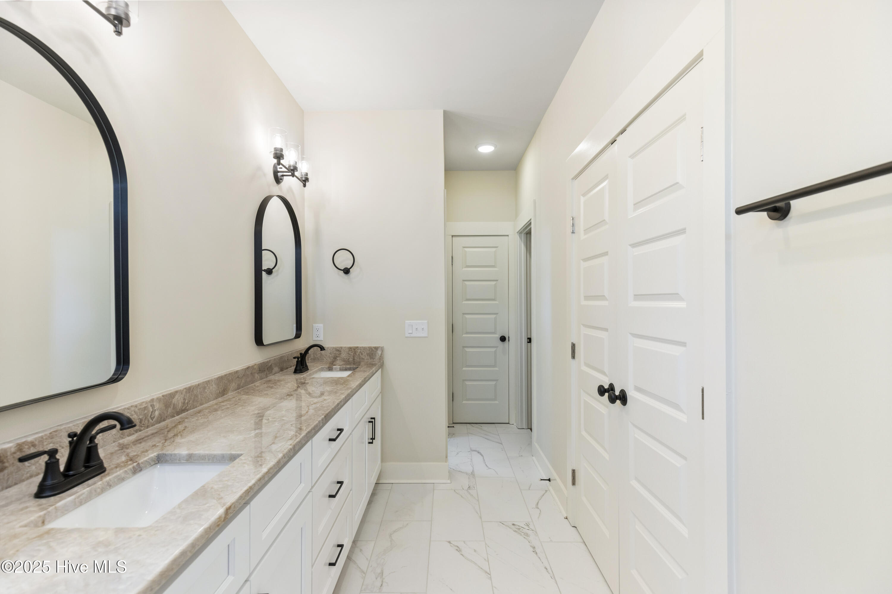 Carolina Beach, North Carolina, 28428, United States, 3 Bedrooms Bedrooms, ,2 BathroomsBathrooms,Residential,For Sale,1992087