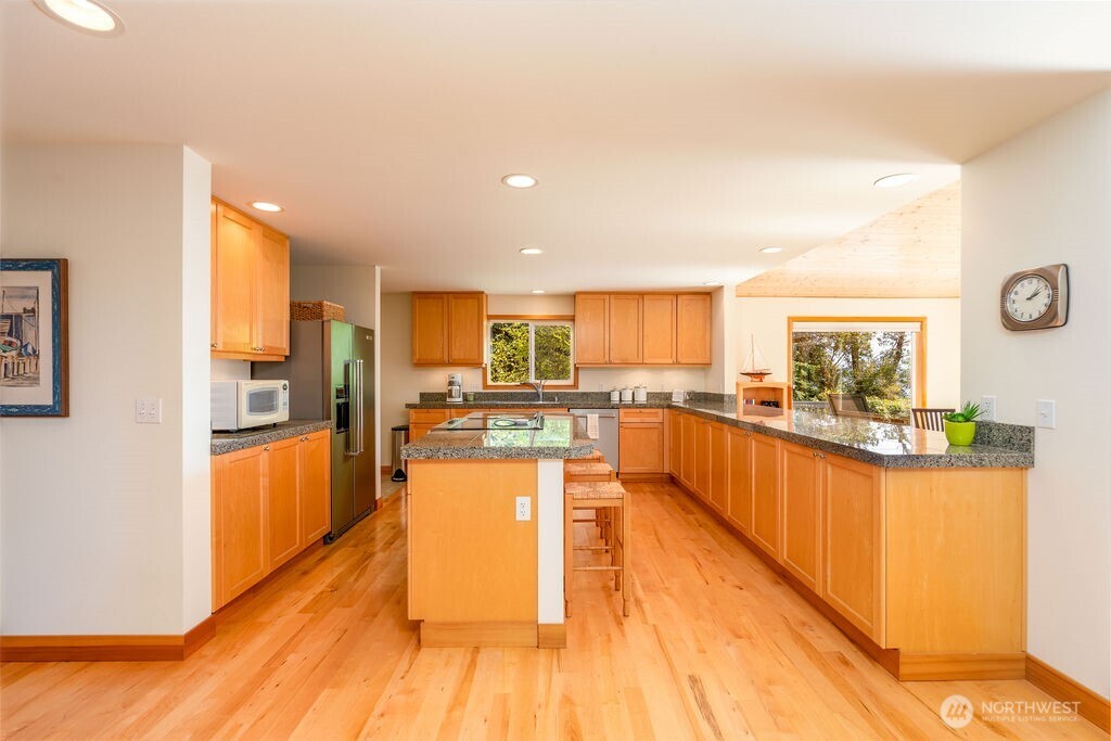 Hat Island, Washington, 98206, United States, 3 Bedrooms Bedrooms, ,1 BathroomBathrooms,Residential,For Sale,1974071