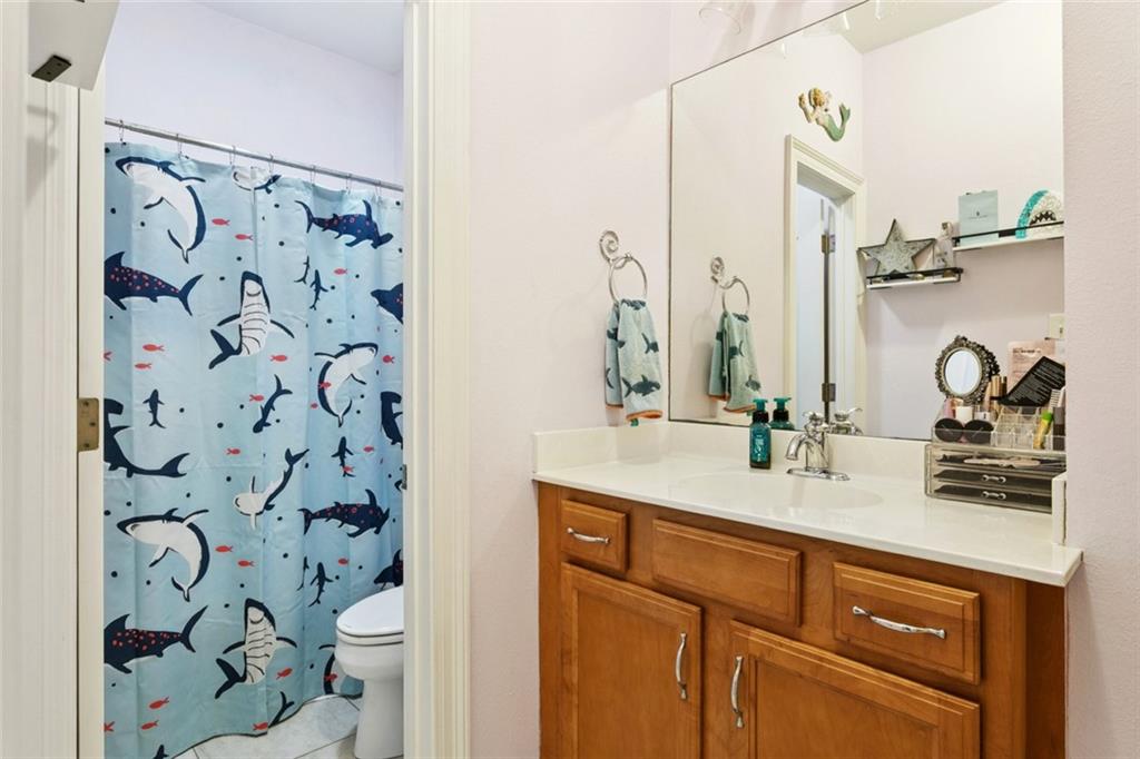 Harvey, Louisiana, 70058, United States, 4 Bedrooms Bedrooms, ,4 BathroomsBathrooms,Residential,For Sale,1919980