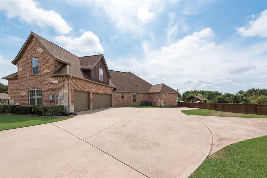 Kaufman, Texas, 75142, United States, 4 Bedrooms Bedrooms, ,3 BathroomsBathrooms,Residential,For Sale,1892913